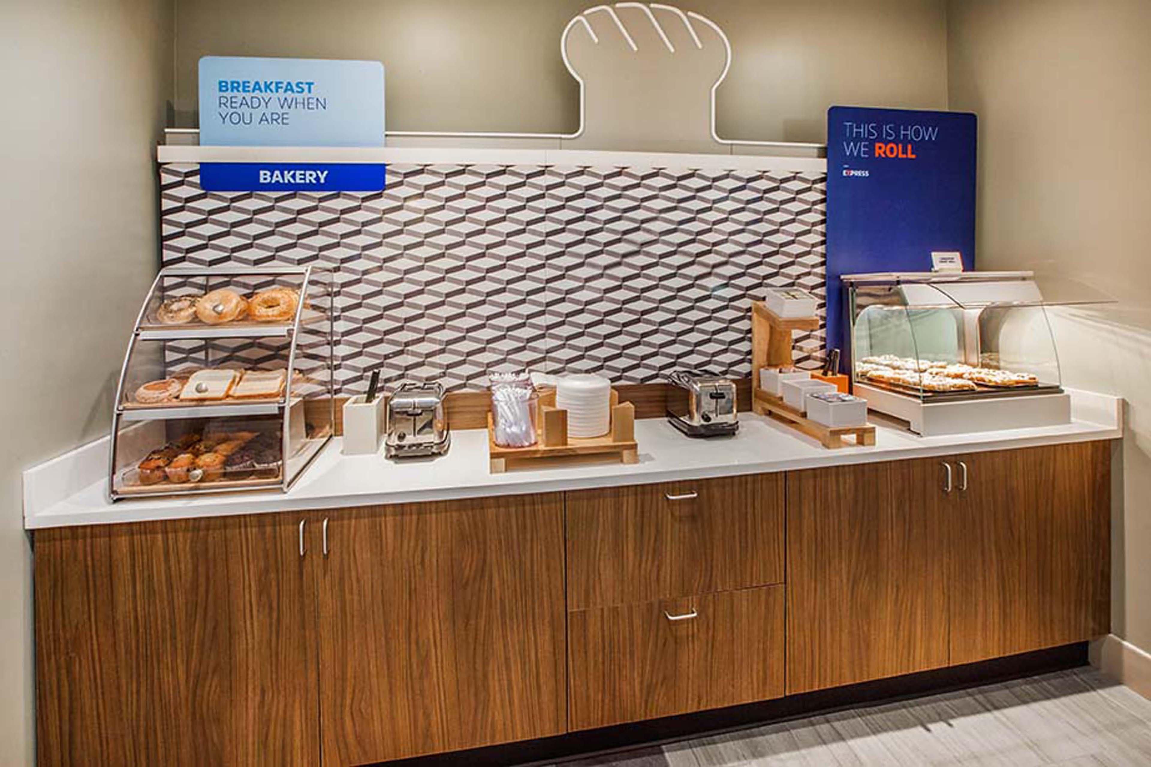 Holiday Inn Express Hotel & Suites Ventura Harbor By Ihg Buitenkant foto