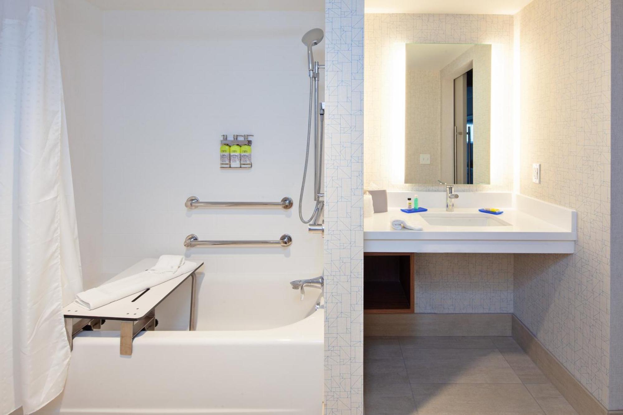 Holiday Inn Express Hotel & Suites Ventura Harbor By Ihg Buitenkant foto