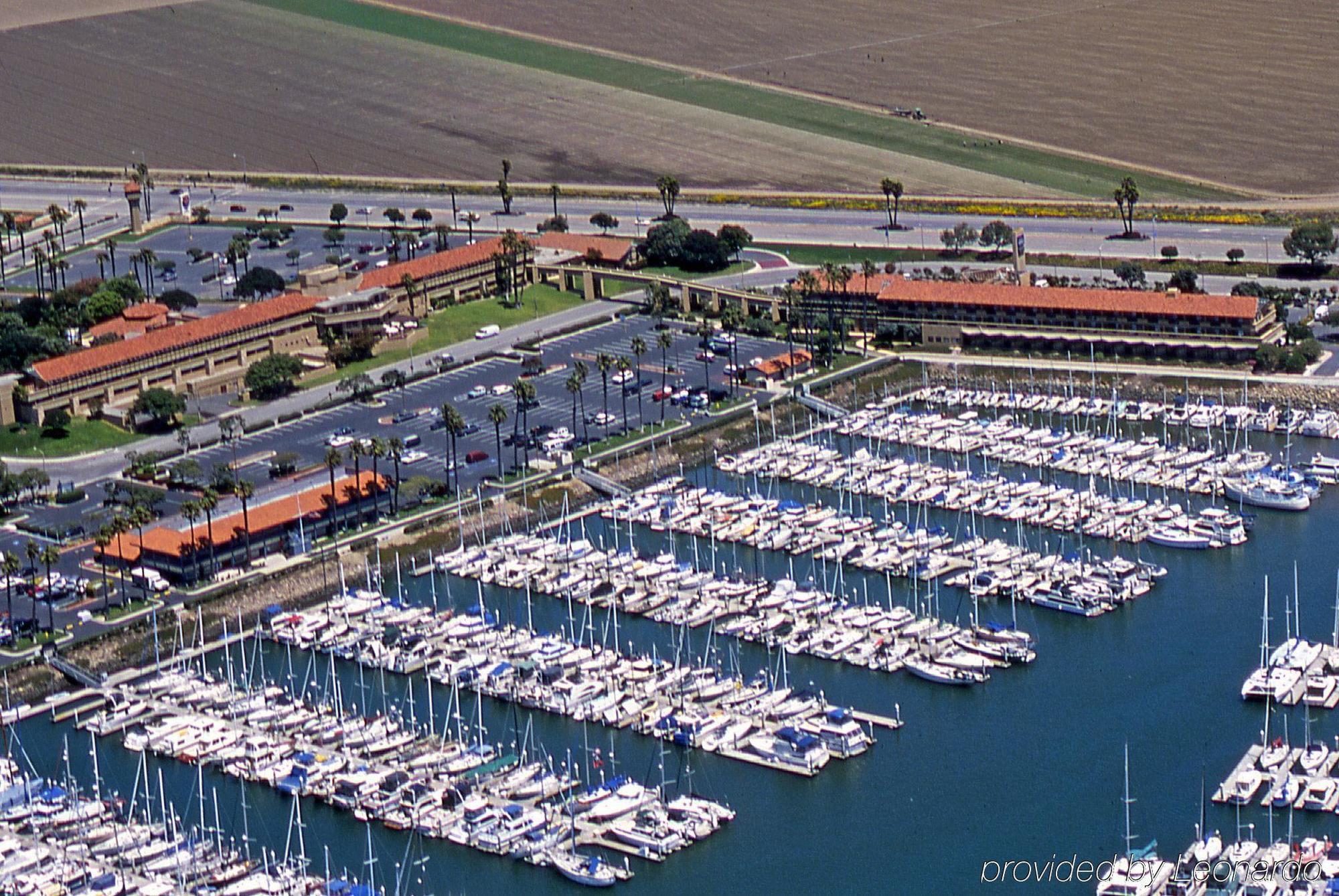Holiday Inn Express Hotel & Suites Ventura Harbor By Ihg Buitenkant foto