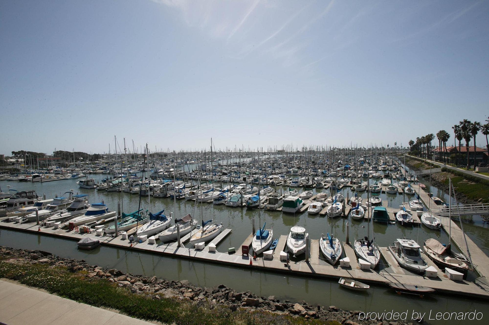 Holiday Inn Express Hotel & Suites Ventura Harbor By Ihg Buitenkant foto